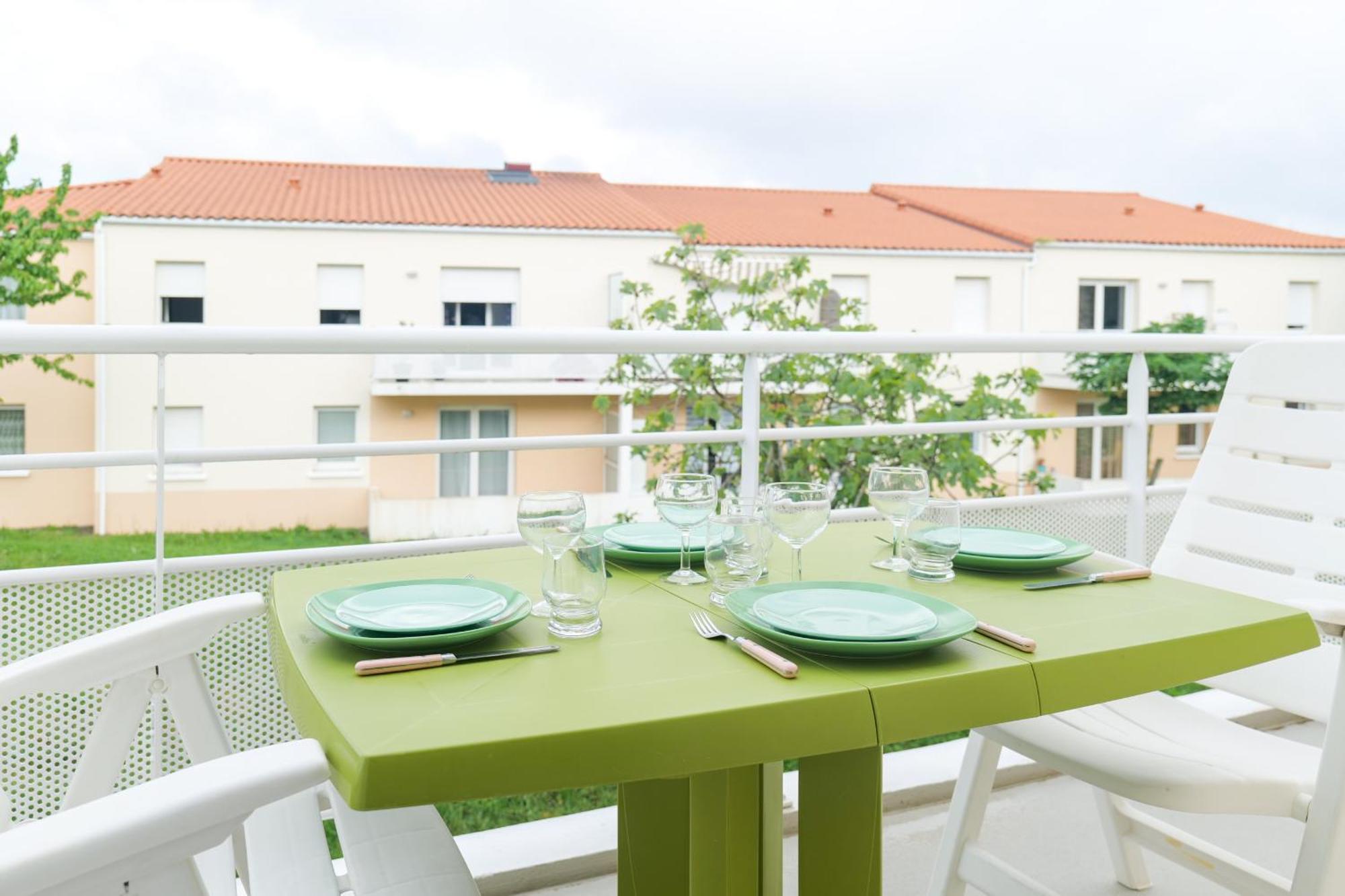 Appartement Dans Residence Au Calme Avec Piscine Les Sables-d'Olonne Bagian luar foto