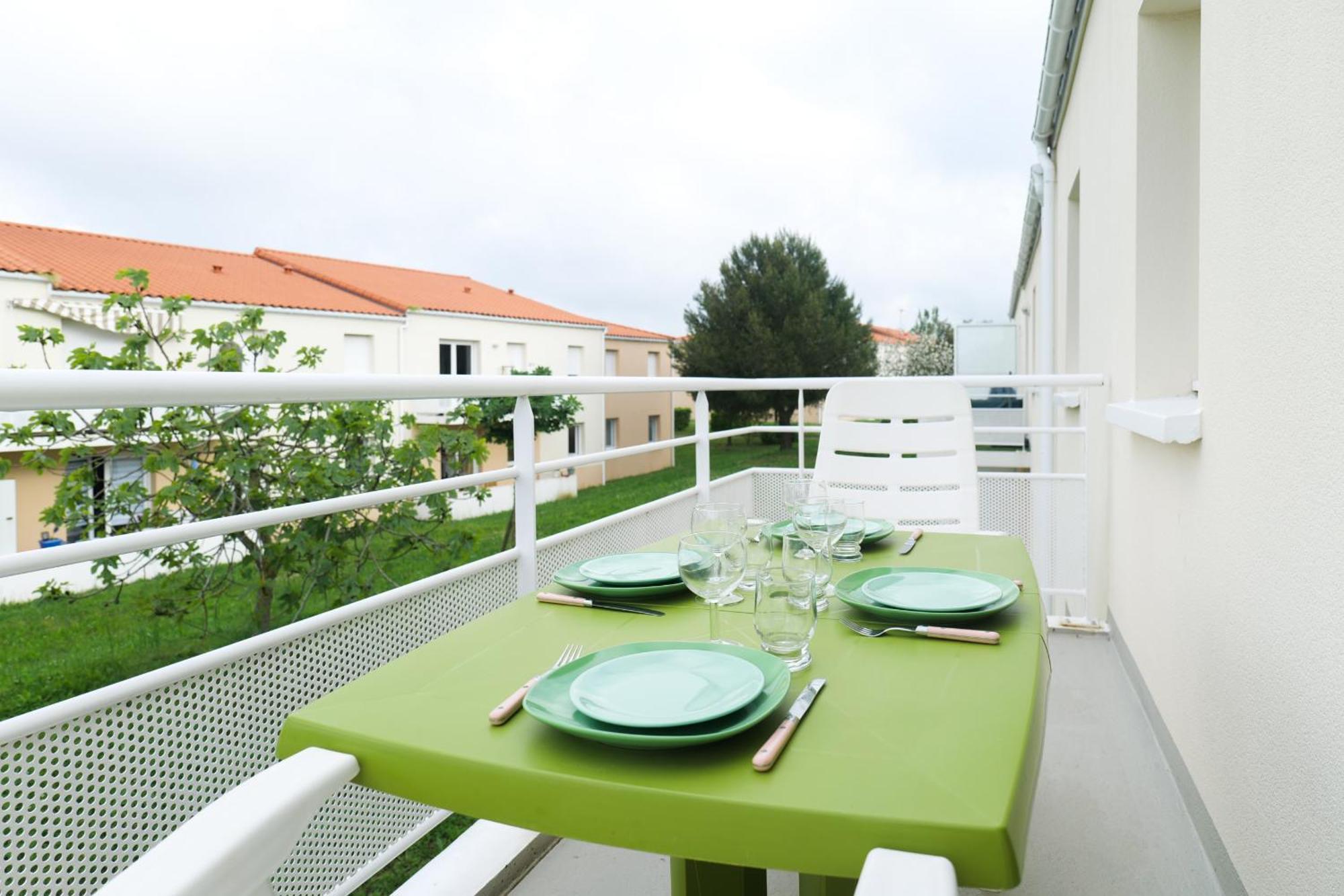 Appartement Dans Residence Au Calme Avec Piscine Les Sables-d'Olonne Bagian luar foto